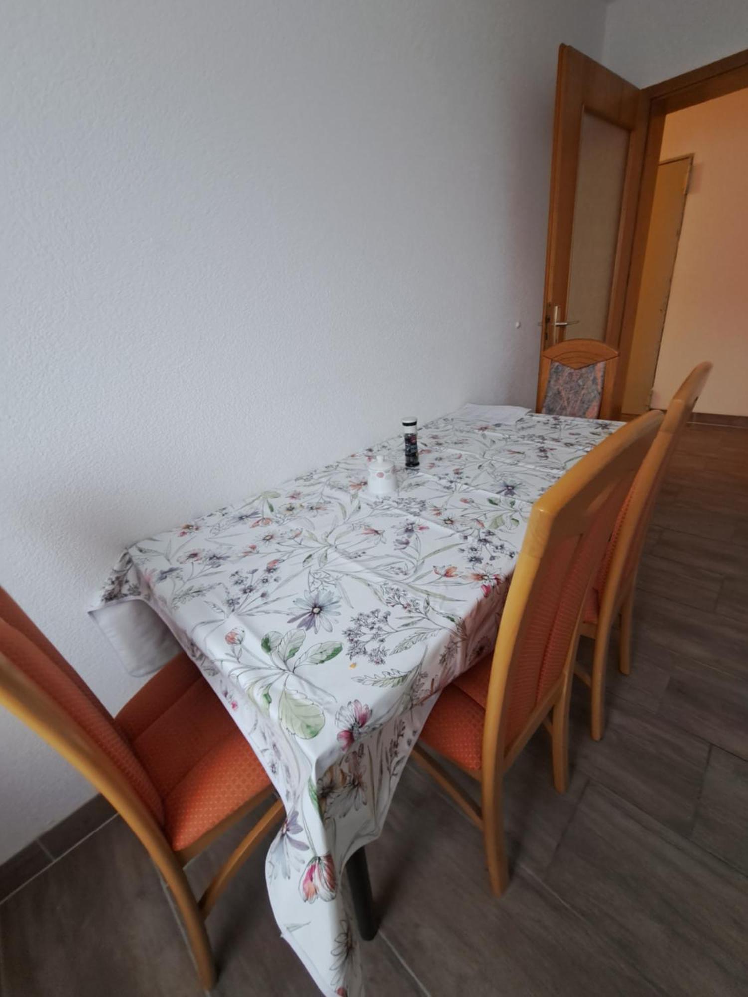 Wohnung Mit 2 - 3 Zimmern Ballenberg エクステリア 写真